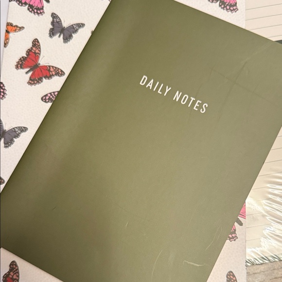 Butterfly and Floral Stationery Set with Bonus Gifts! - Picture 4 of 7